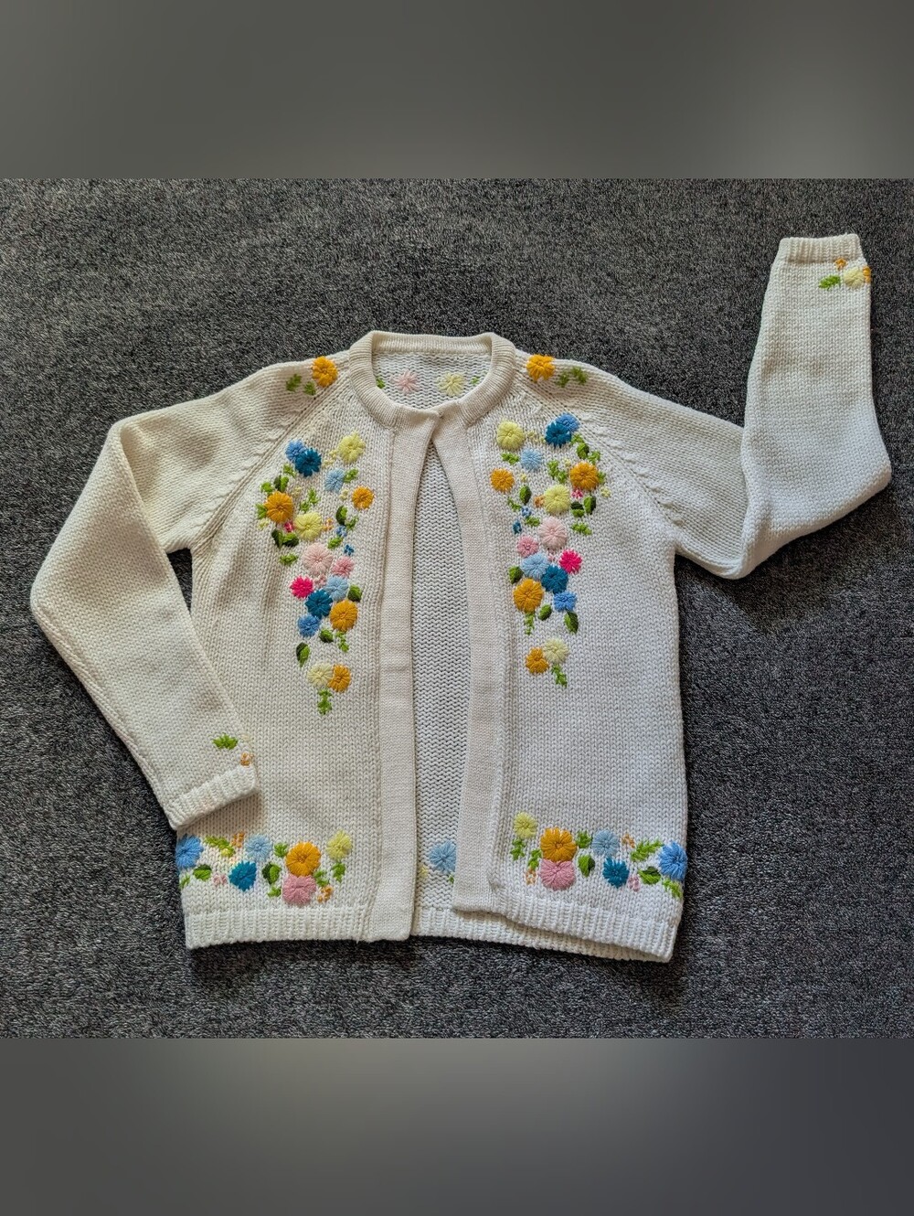 Floral Embroidered Cardigan in Cream